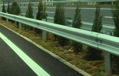 高性能复合材料高速公路护板的图片