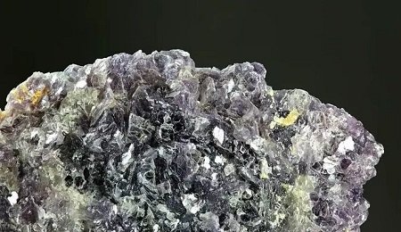 中国聚宝盆柴达木盆地首次发现黏土型锂矿 具备巨大找矿前景