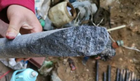 河南西峡发现一大型石墨矿