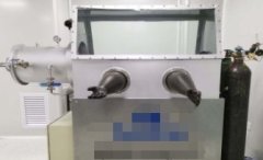 实验室用专用超净智能手套箱的图片
