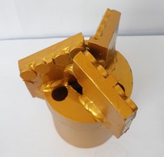 三翼刮刀钻头的图片
